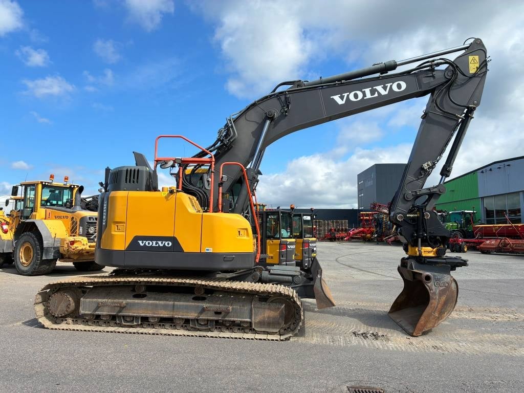 volvo-ecr-235-el,24af41ac.jpg