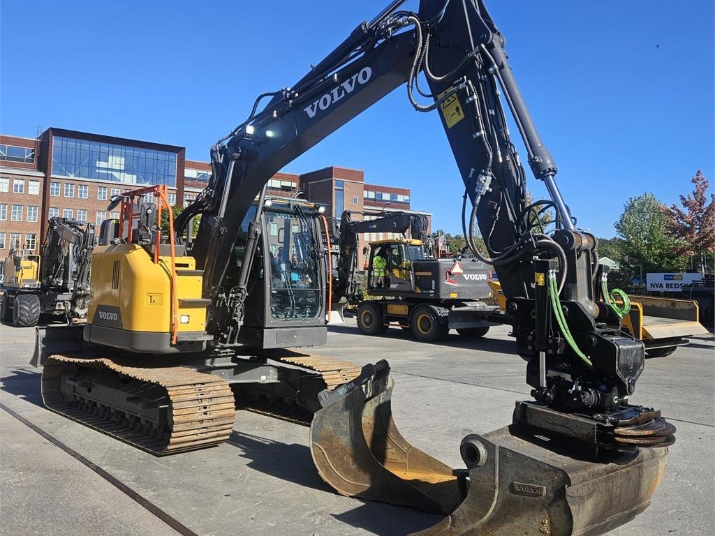 volvo,ecr145el_317125-ecr145el317125(4).jpg