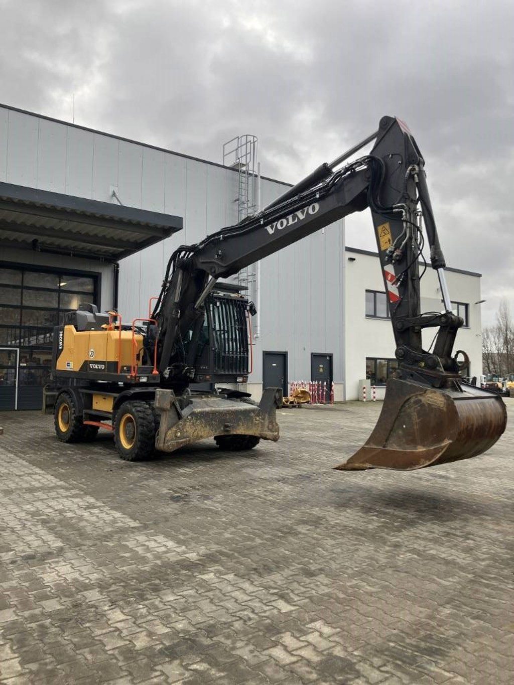 volvo-ew-220-e,b3ffcf15.jpg