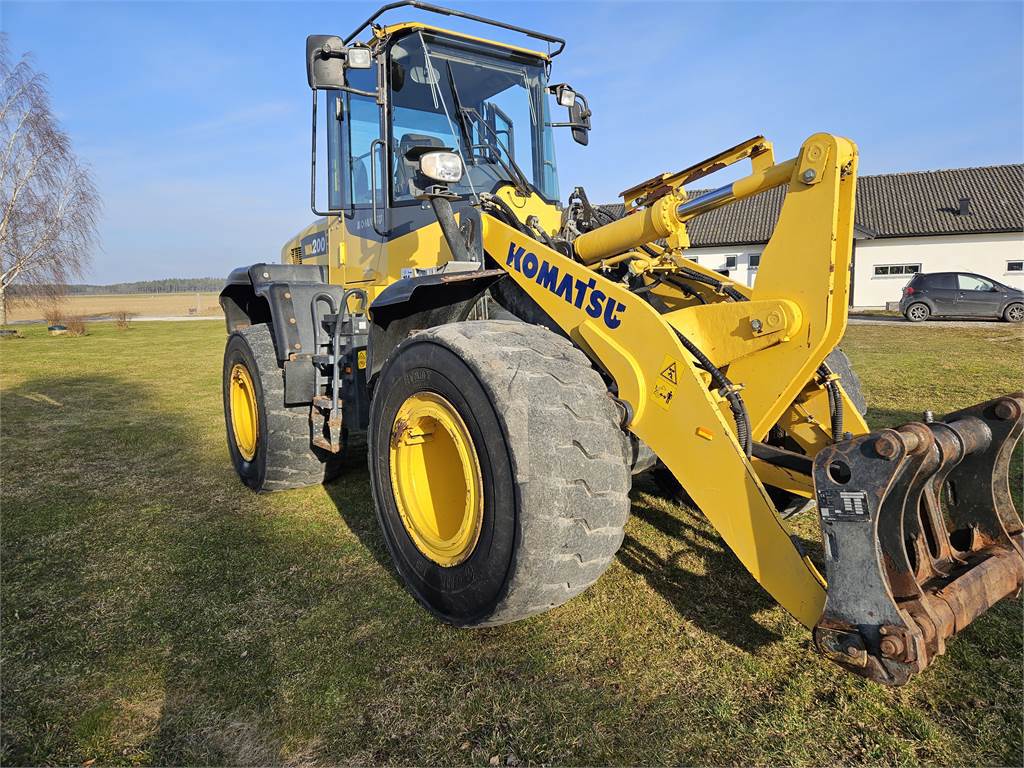 komatsu-ddef,wa200-7_h01079-20250308_144927.jpg