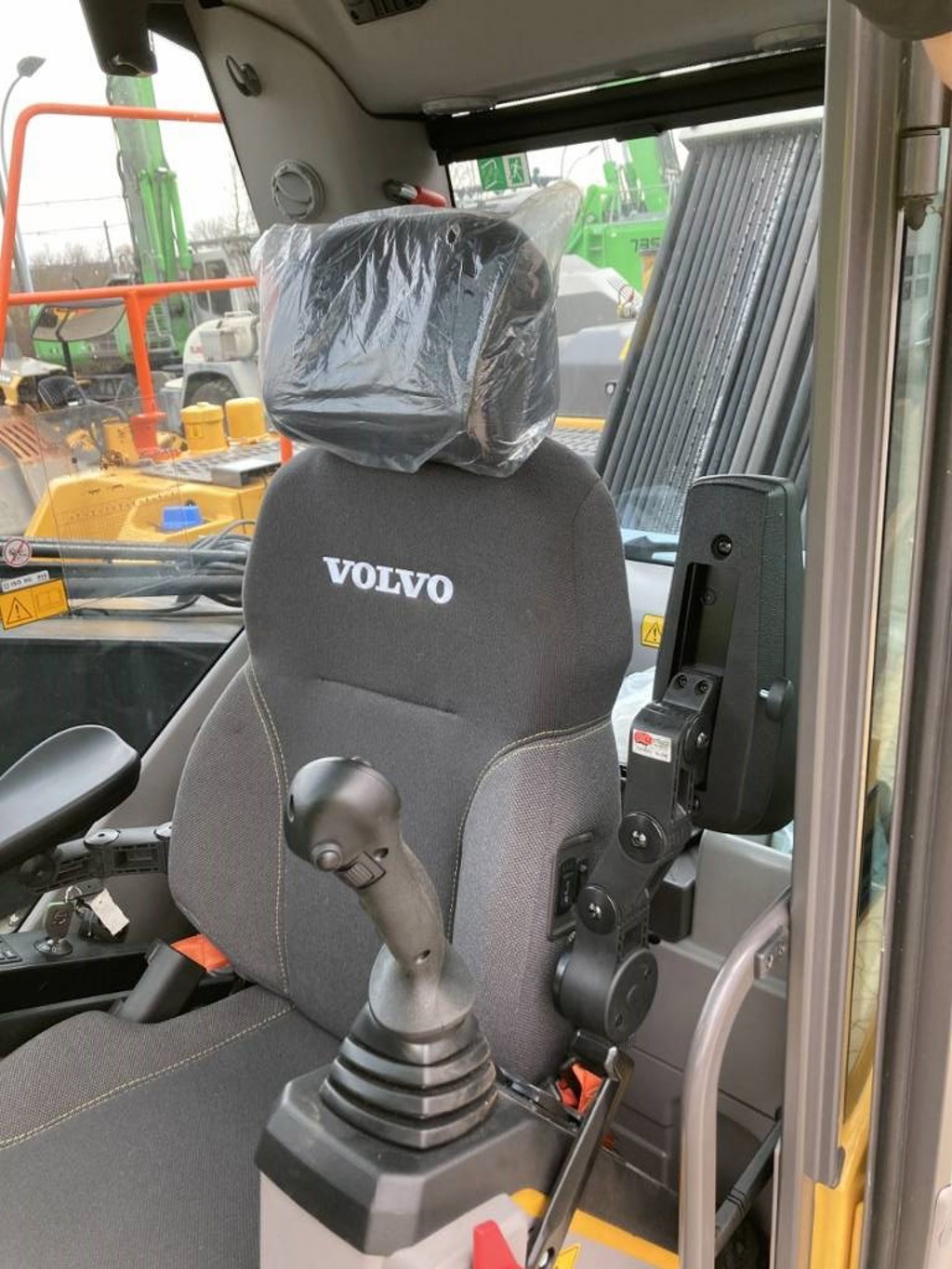 volvo-ew-200-e-mh,497fad5f.jpg