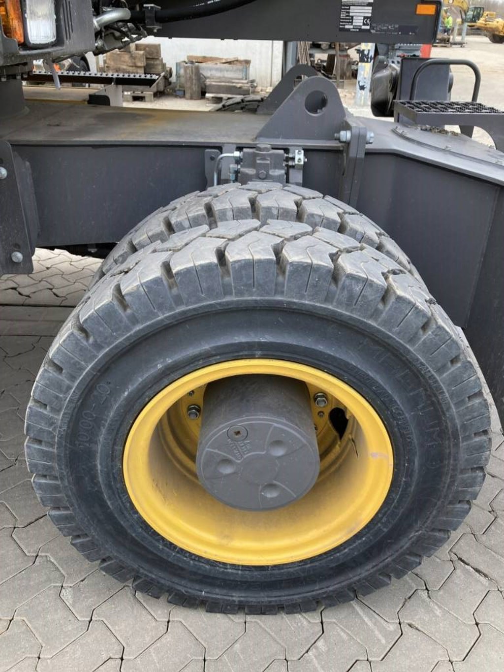 volvo-ew-200-e-mh,eac5610a.jpg