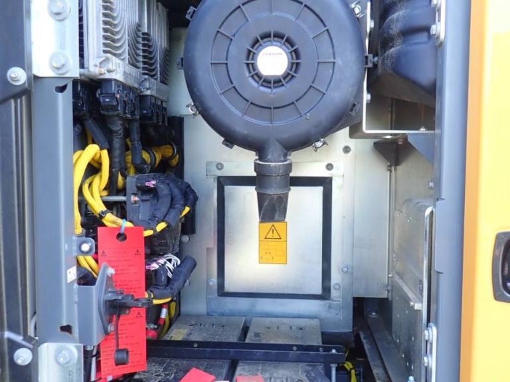 liebherr-r-922-lc,09cddb6b.jpg