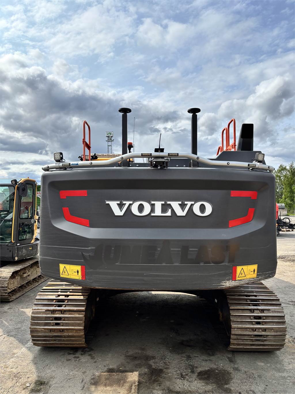 volvo-e-354a,ec250el_323264c-ec250el323264-3.jpg