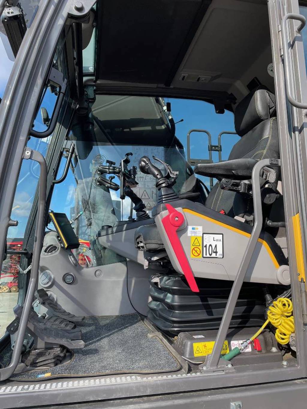 volvo-ec-250-el,eb15a507.jpg