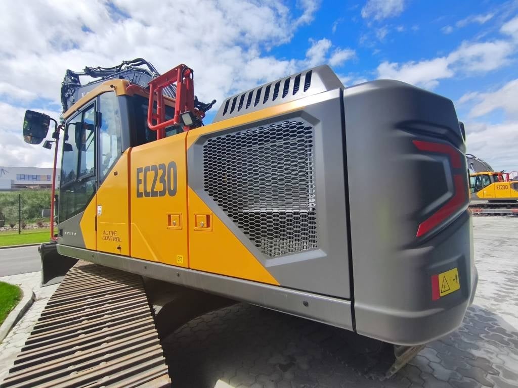 volvo-ec-230,9635b6f9.jpg