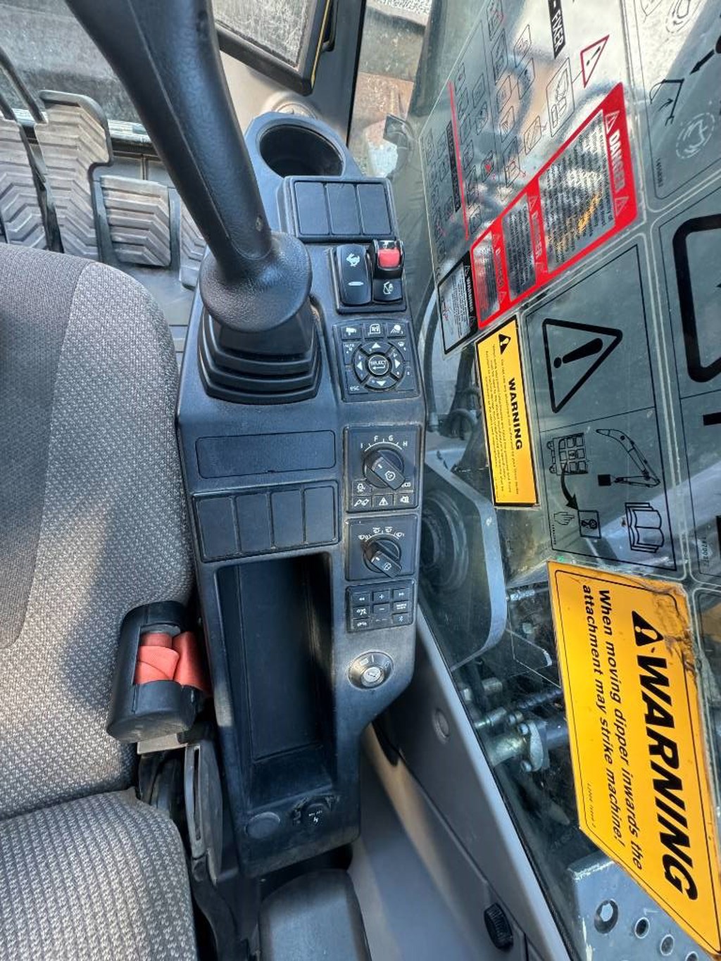 volvo-ecr-145-el,620182dd.jpg