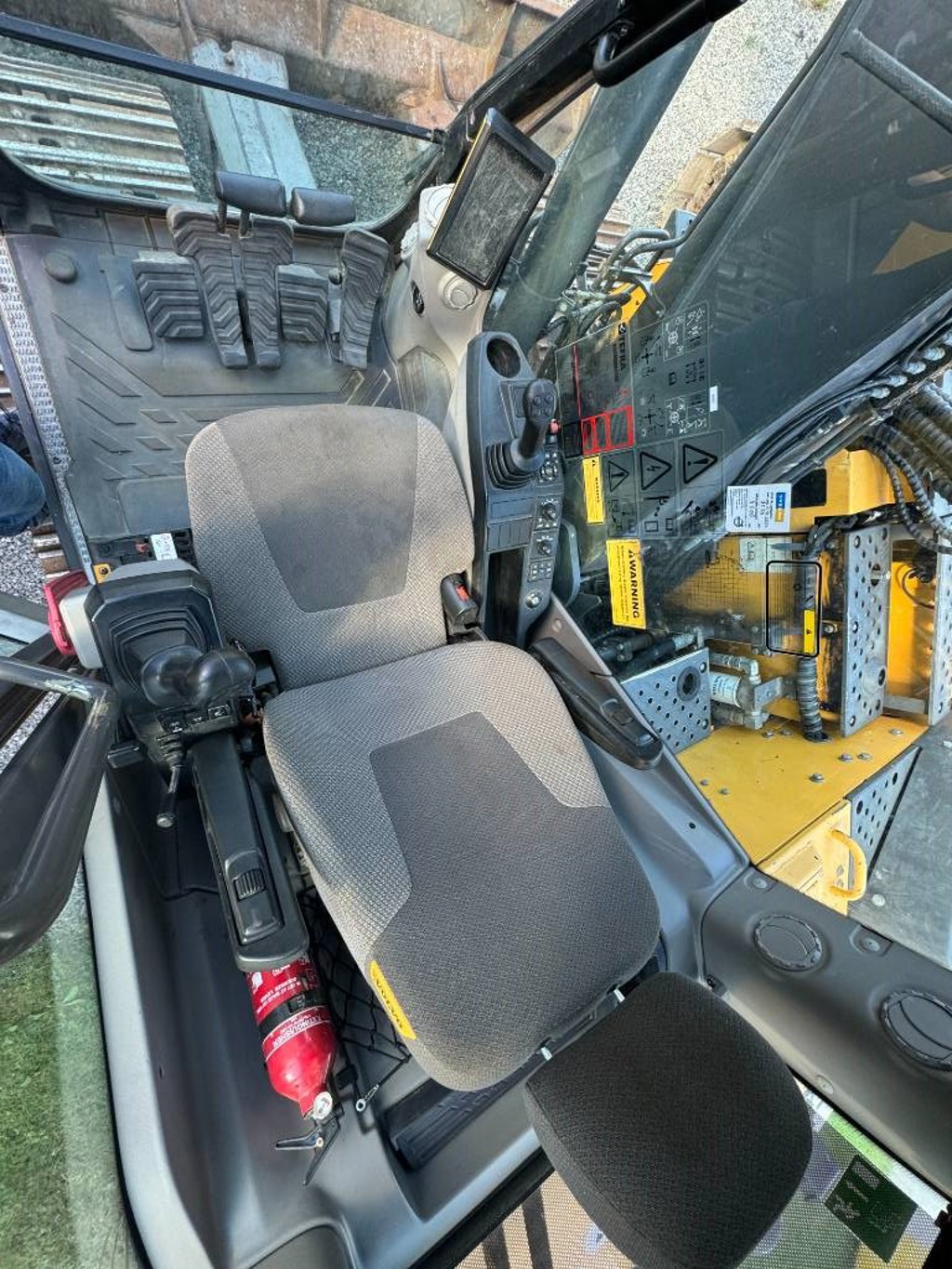 volvo-ecr-145-el,85ddace5.jpg