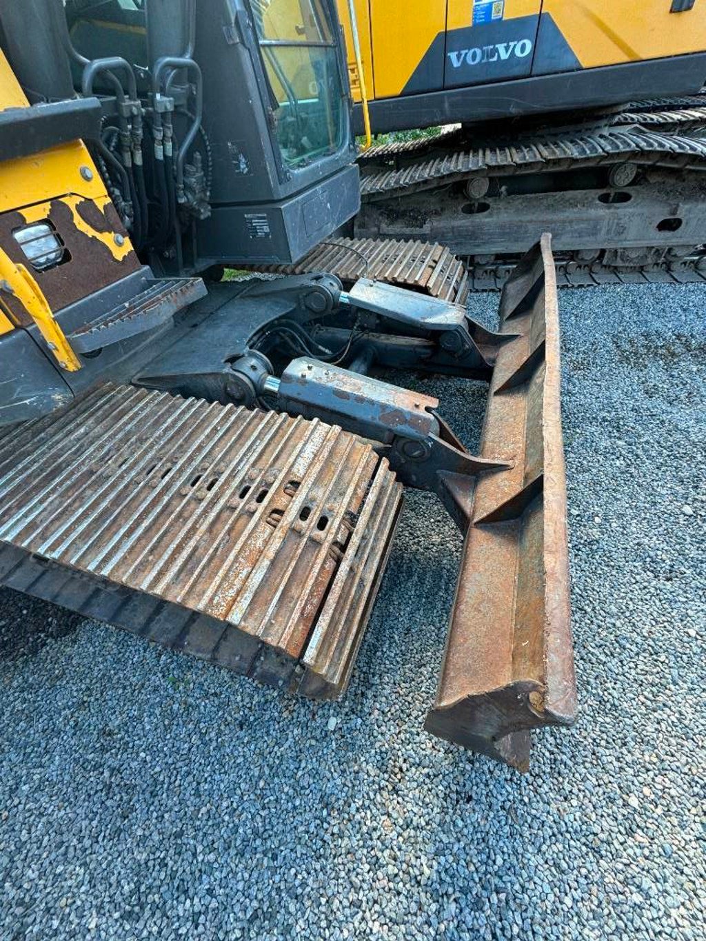 volvo-ecr-145-el,9851894a.jpg