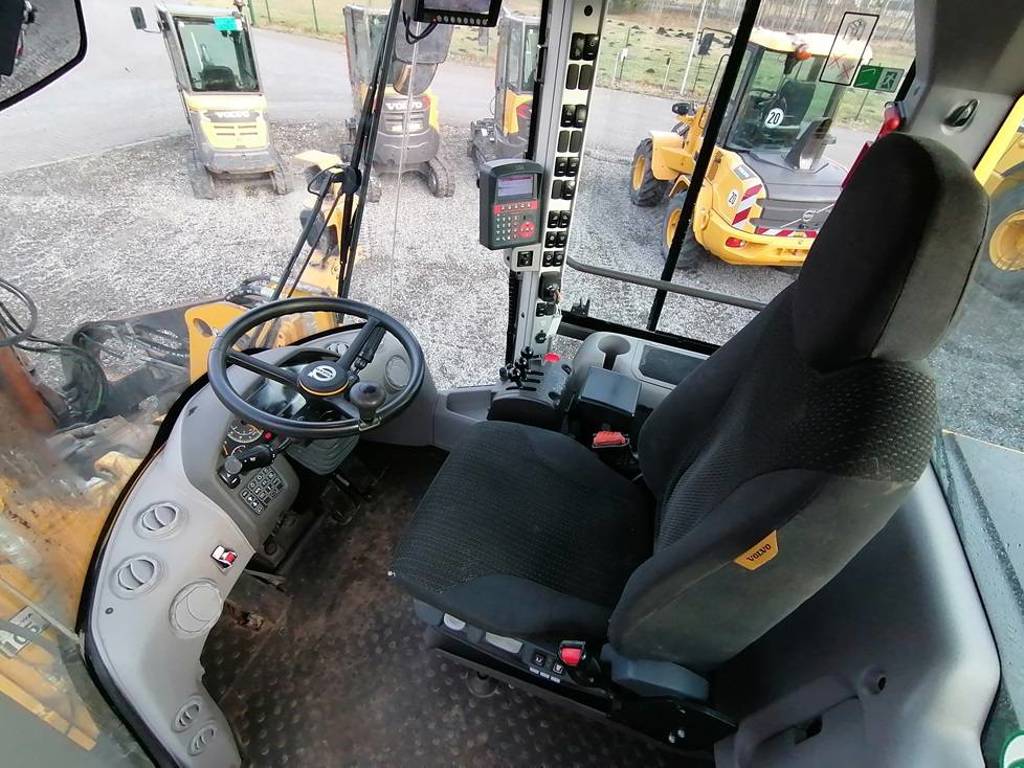 volvo-l-90-h,40c96c98.jpg