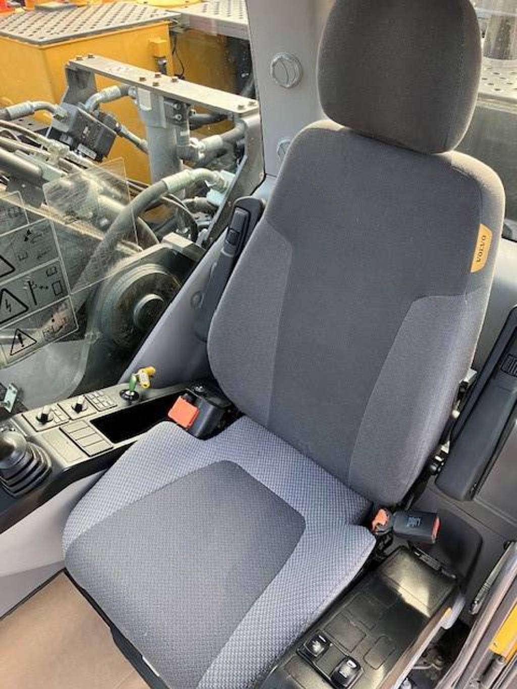 volvo-ec-300-enl-neues-fahrwer,82793e05.jpg