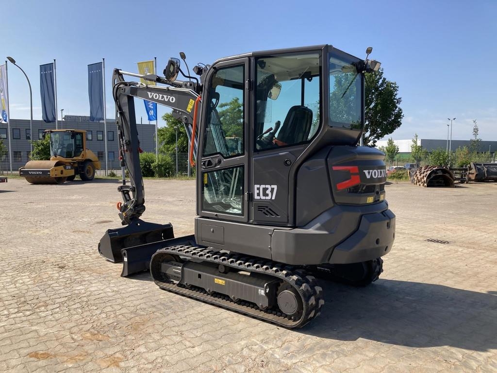 volvo-ec-37-f,3bc14f49-3.jpg