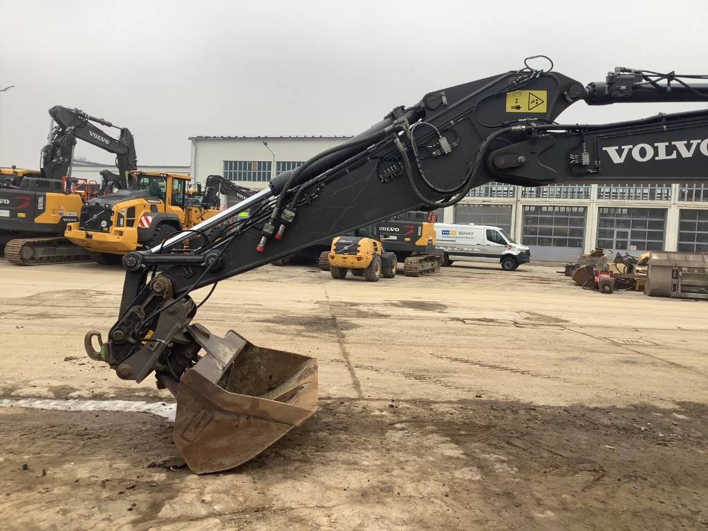 volvo-ecr-235-el,9692cad0.jpg