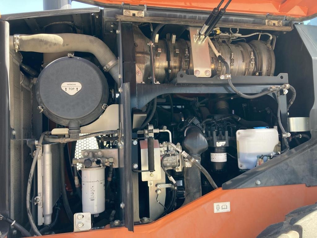 hitachi-zw-180-7,2f14ef7e-12.jpg