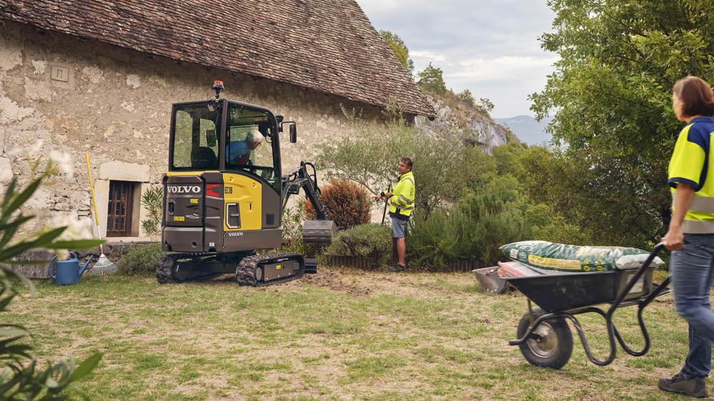 Volvo EC18 Electric - mini bagger