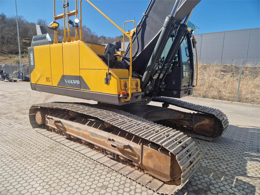volvo-ec250el,ec250el_320200a-6.jpg