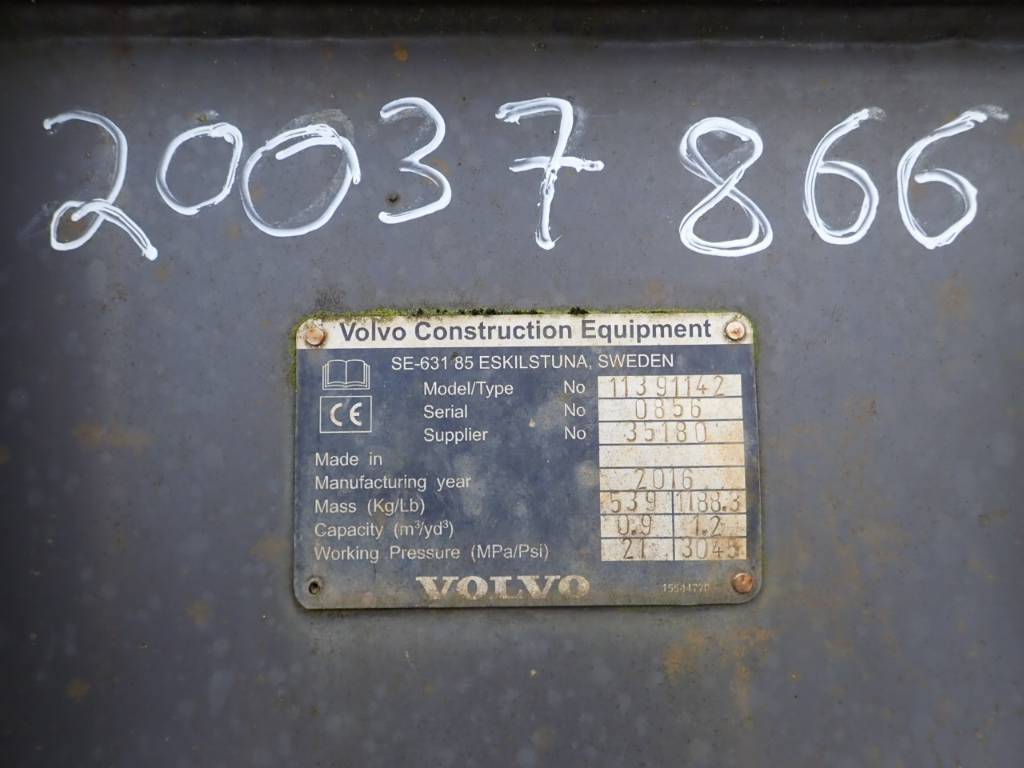 volvo-klappschaufel-0-9m3-1-90,8c4cbf27.jpg