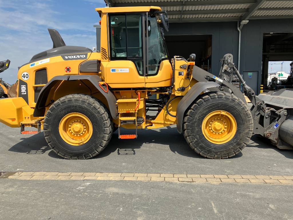 volvo-l-90-h,b3d1c720.jpg